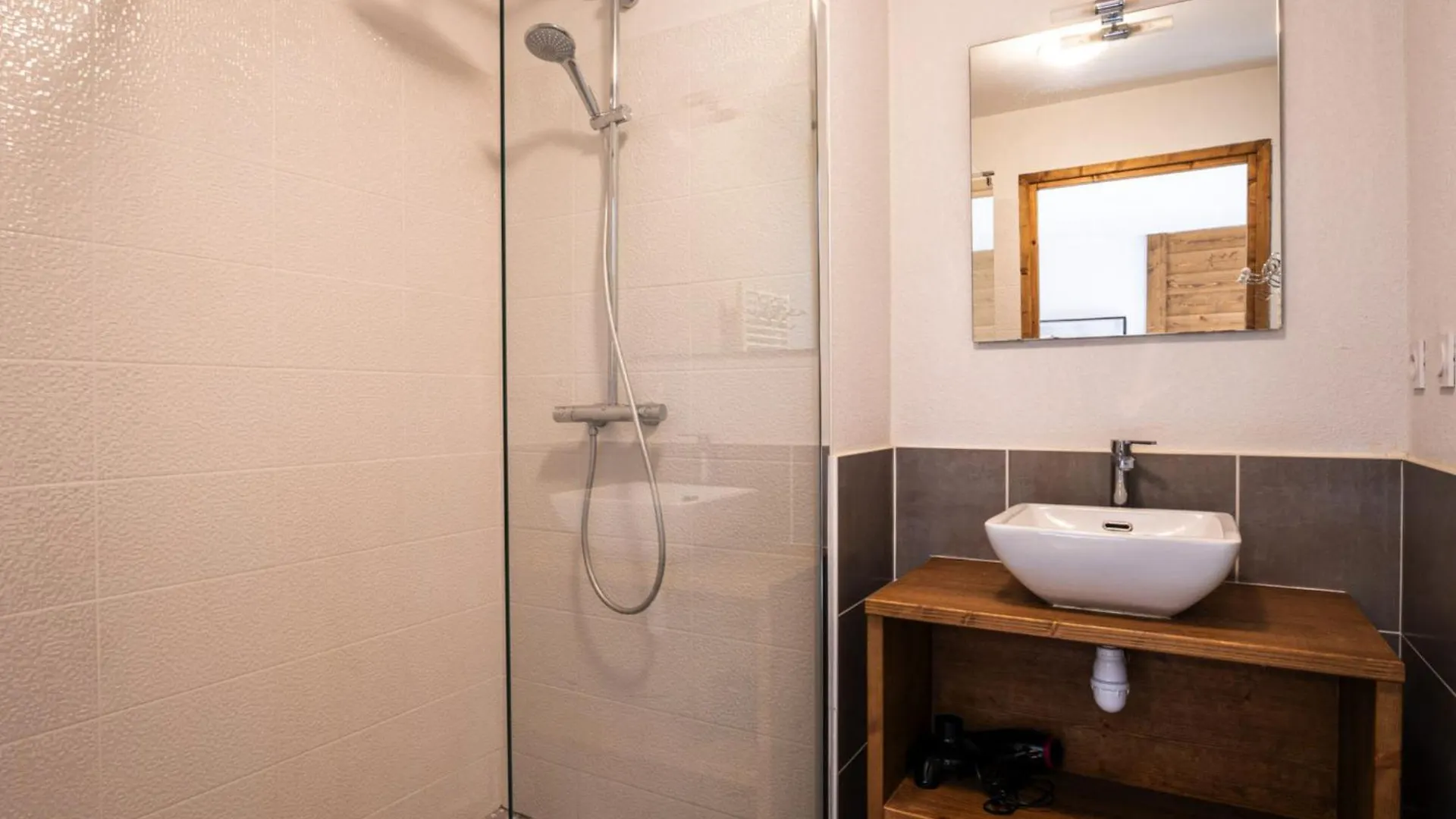 Apartment Niveoles By Interhome Morillon France